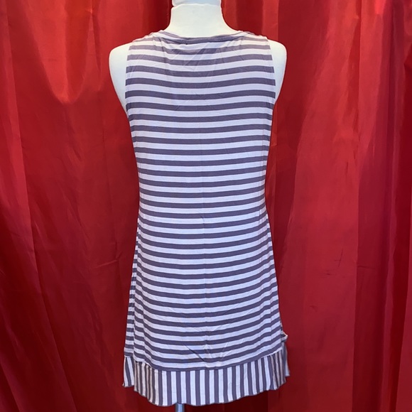 LOGO Layers by Lori Goldstein Printed Stripe Tank Top like new! - Picture 3 of 7